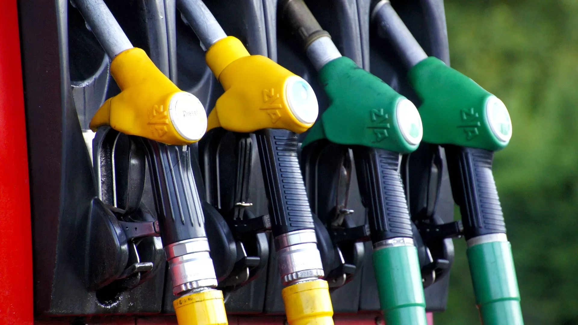 Carro Falhando na Aceleração? Isso Pode Custar Caro se Você Ignorar Esses 5 Sinais Combustível