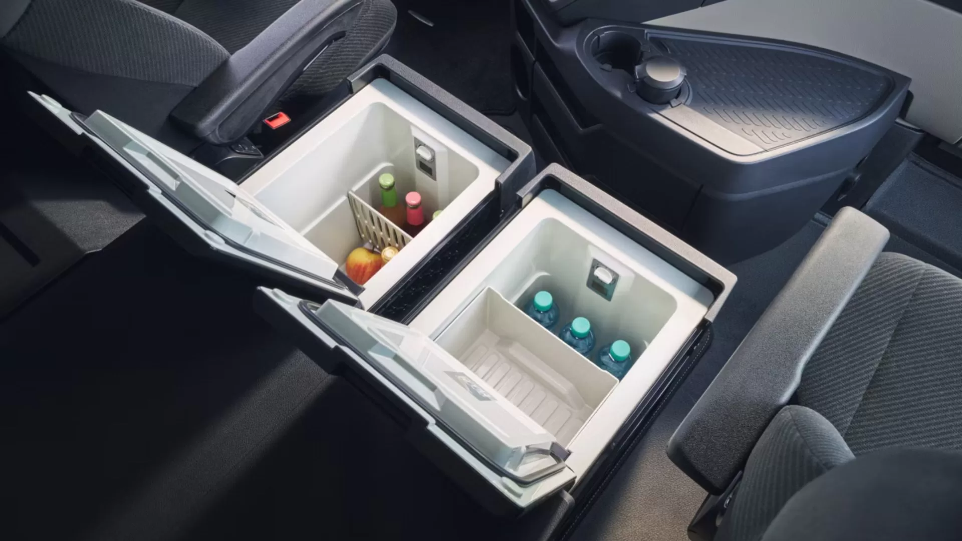 Novo Mercedes-Benz Actros L Surpreende com Visual de Elétrico e Motor Potente! Interior Novo Mercedes-Benz Actros L