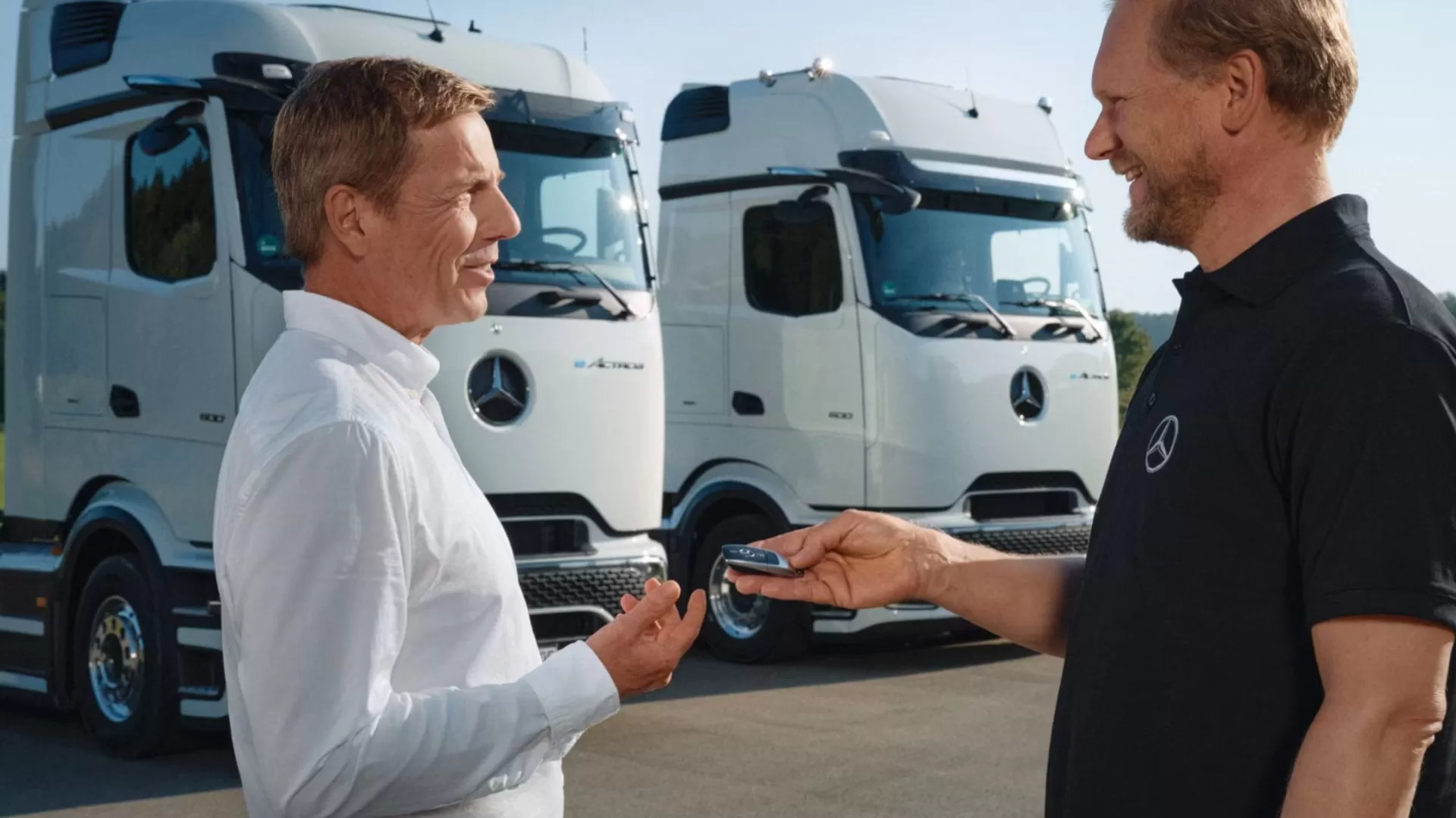 Novo Mercedes-Benz Actros L Surpreende com Visual de Elétrico e Motor Potente!