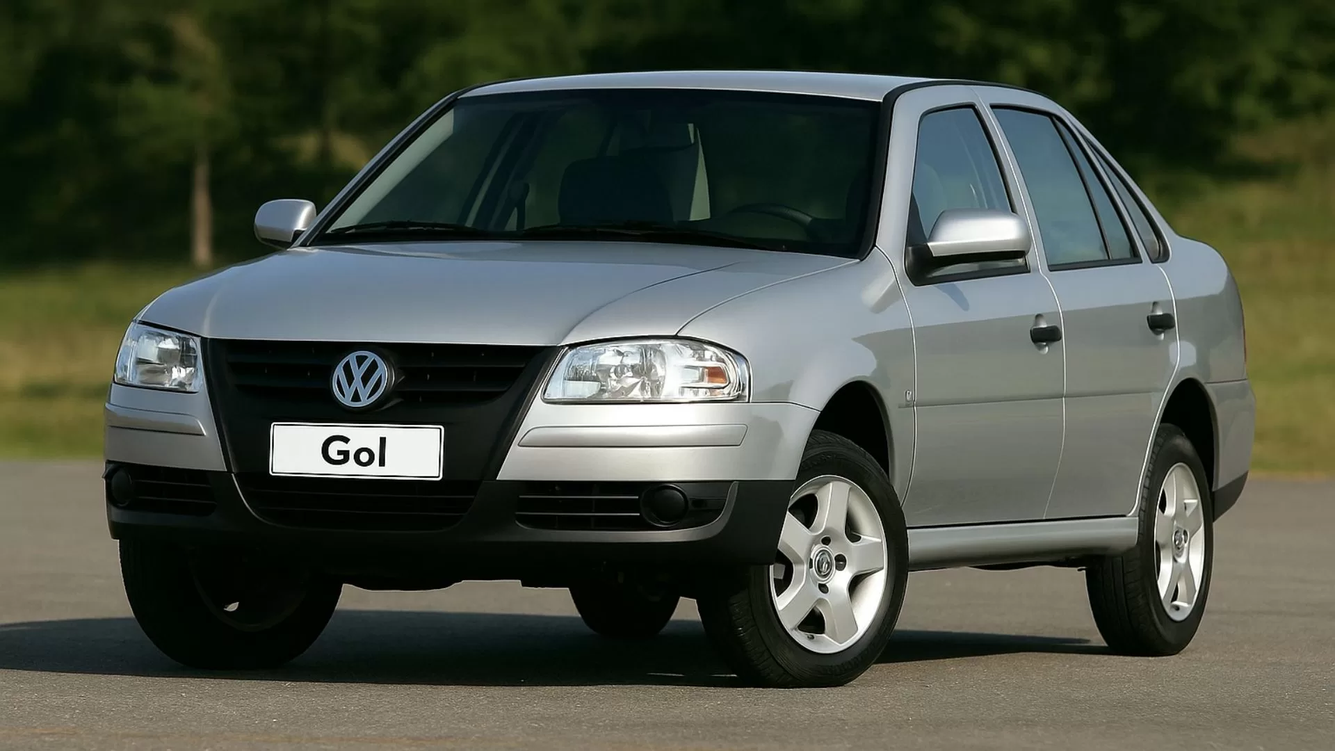 Volkswagen Voyage G4: O Sedã dos Anos 2000 que Nunca Existiu