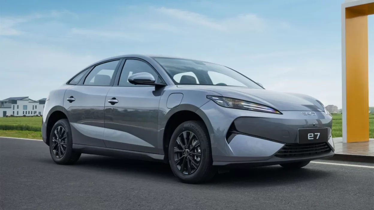 BYD e7
