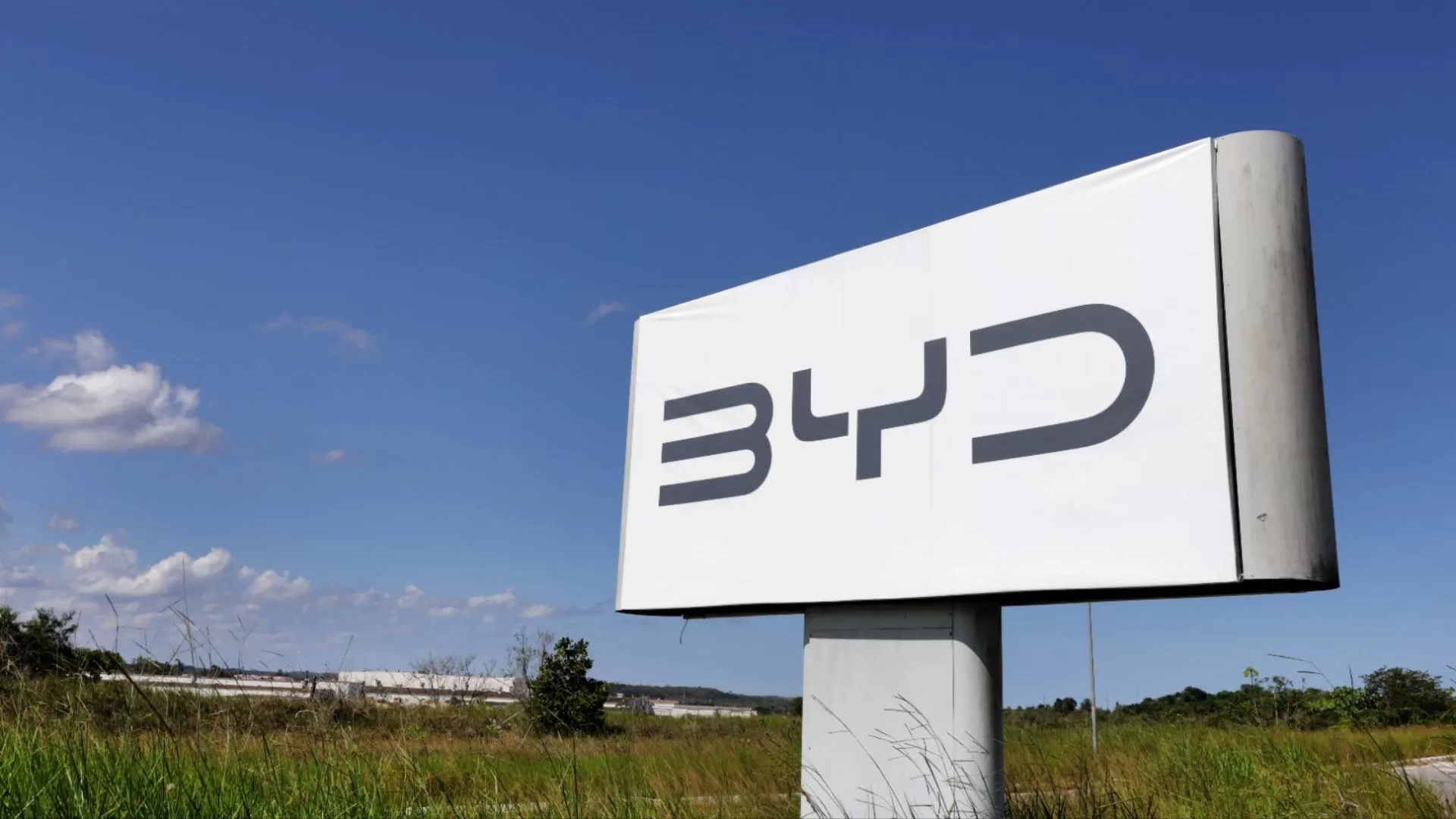 BYD no Brasil: Fábrica em Camaçari enfrenta atrasos, denúncias e expectativas frustradas Fábrica da BYD