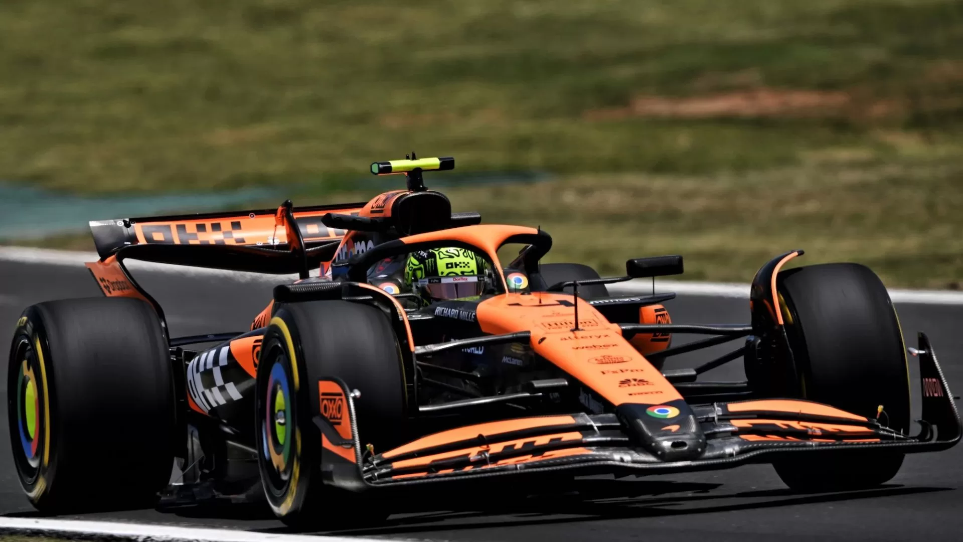 Mercedes sai em defesa da McLaren e cutuca a Red Bull após acusações na F1 McLaren