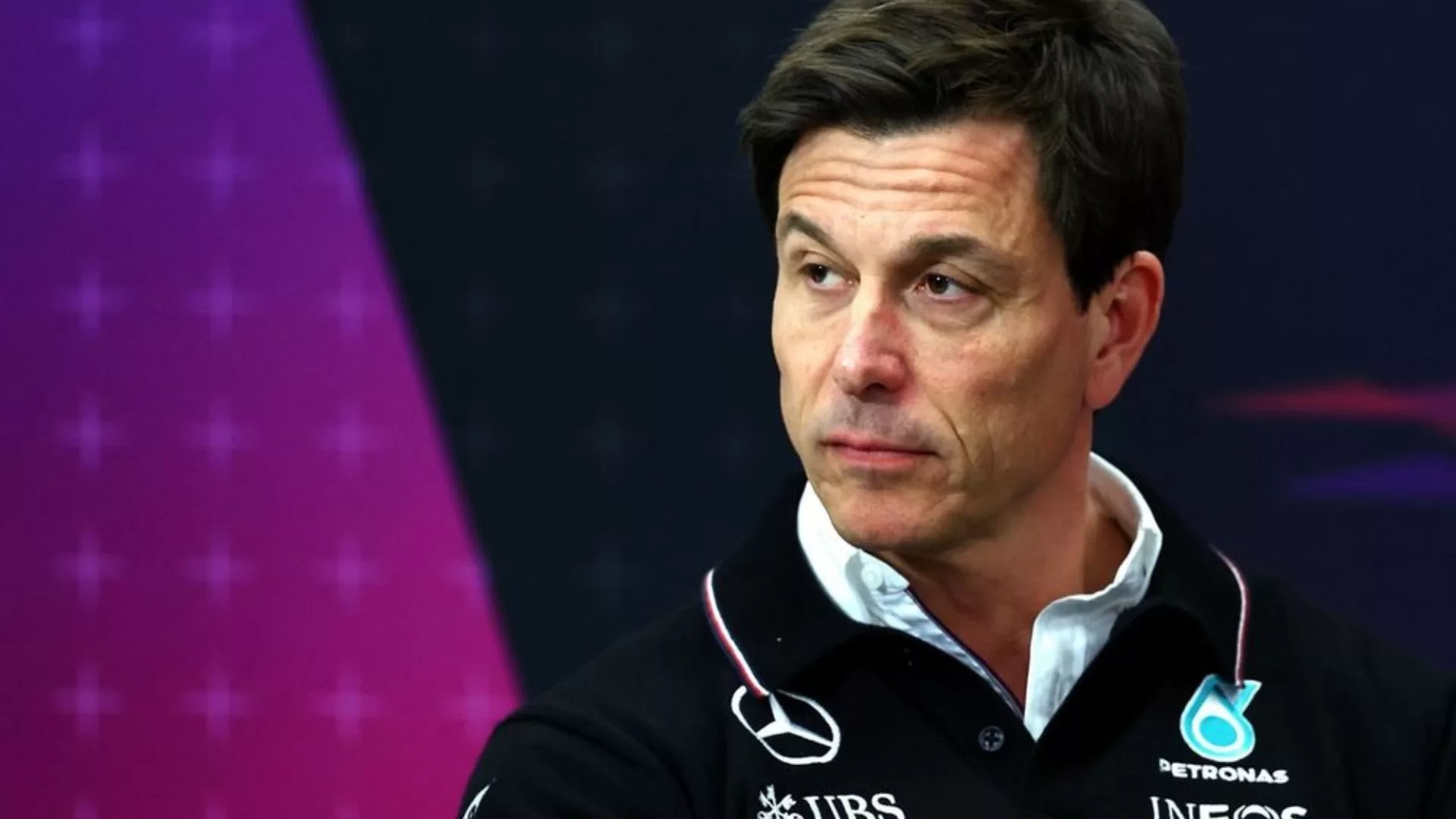 Mercedes sai em defesa da McLaren e cutuca a Red Bull após acusações na F1 Toto Wolff