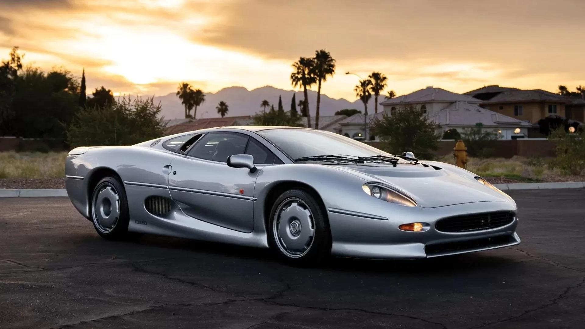 XJ220