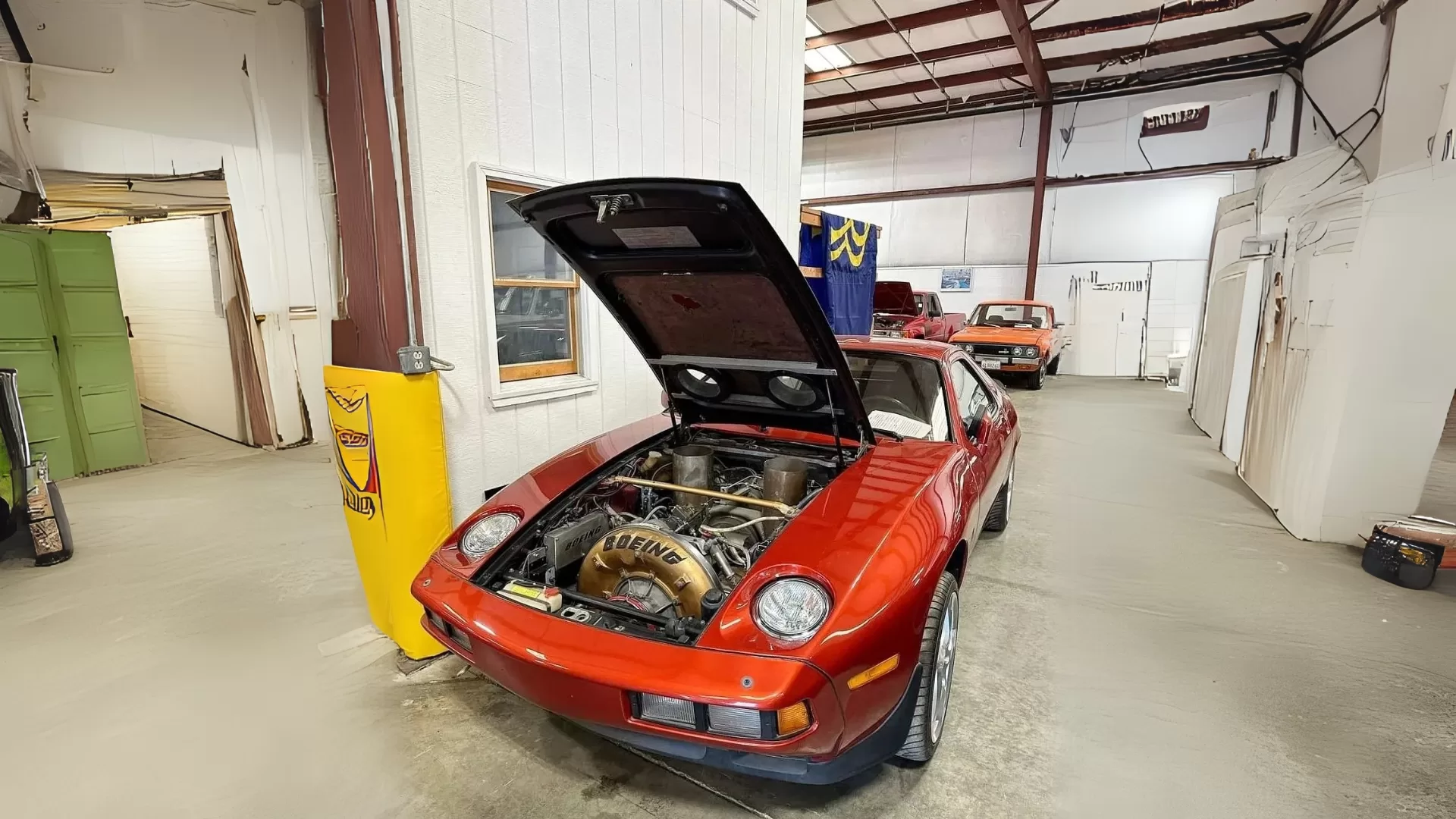 Porsche 928 com motor de Boeing