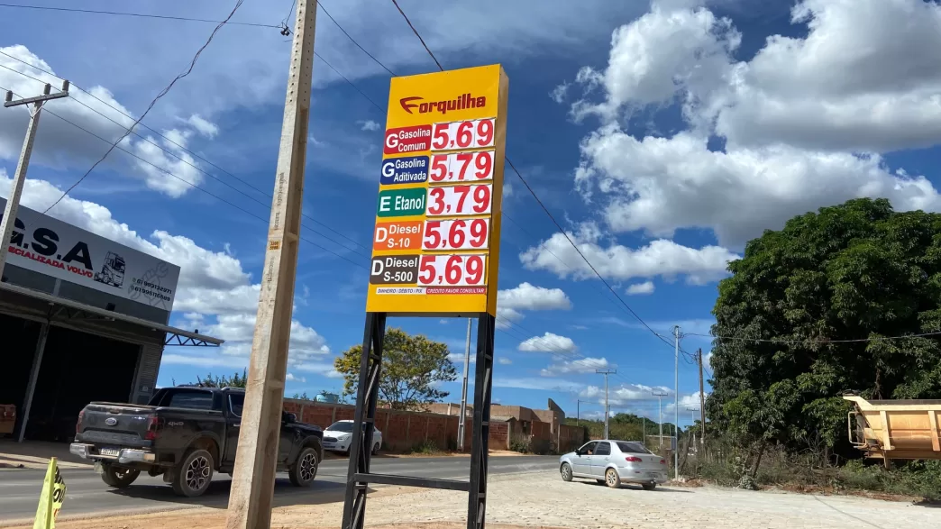 Gasolina a R$ 5,69? Novo posto em Águas Lindas gera filas e faz concorrência baixar os preços