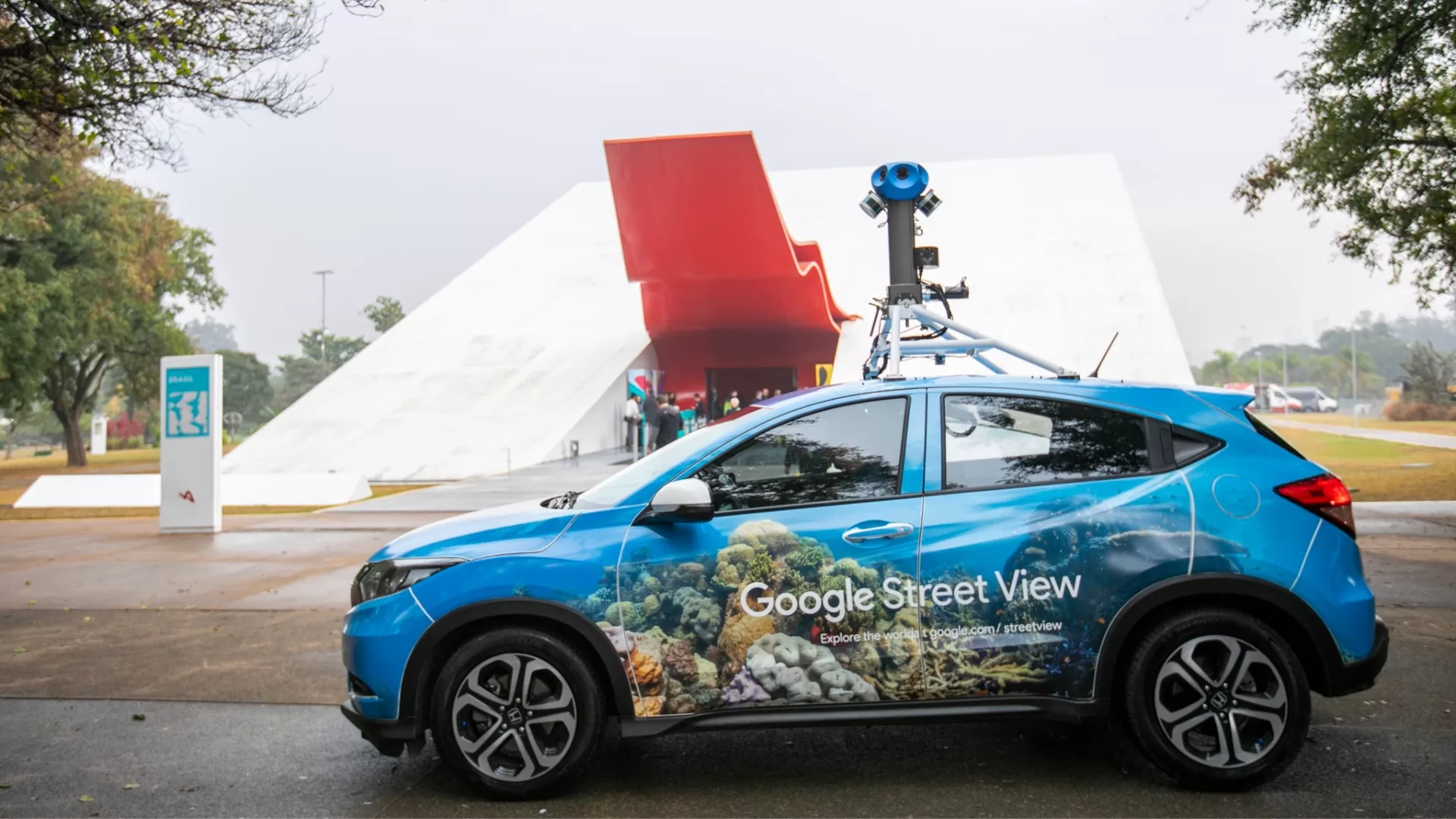 Homem ganha indenização após aparecer pelado no Street View sem saber