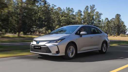 Novo Toyota Corolla GLi Hybrid
